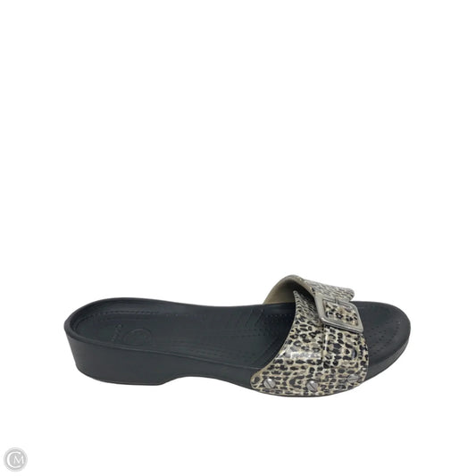 Sandals Flats By Crocs In Leopard Print, Size: 11