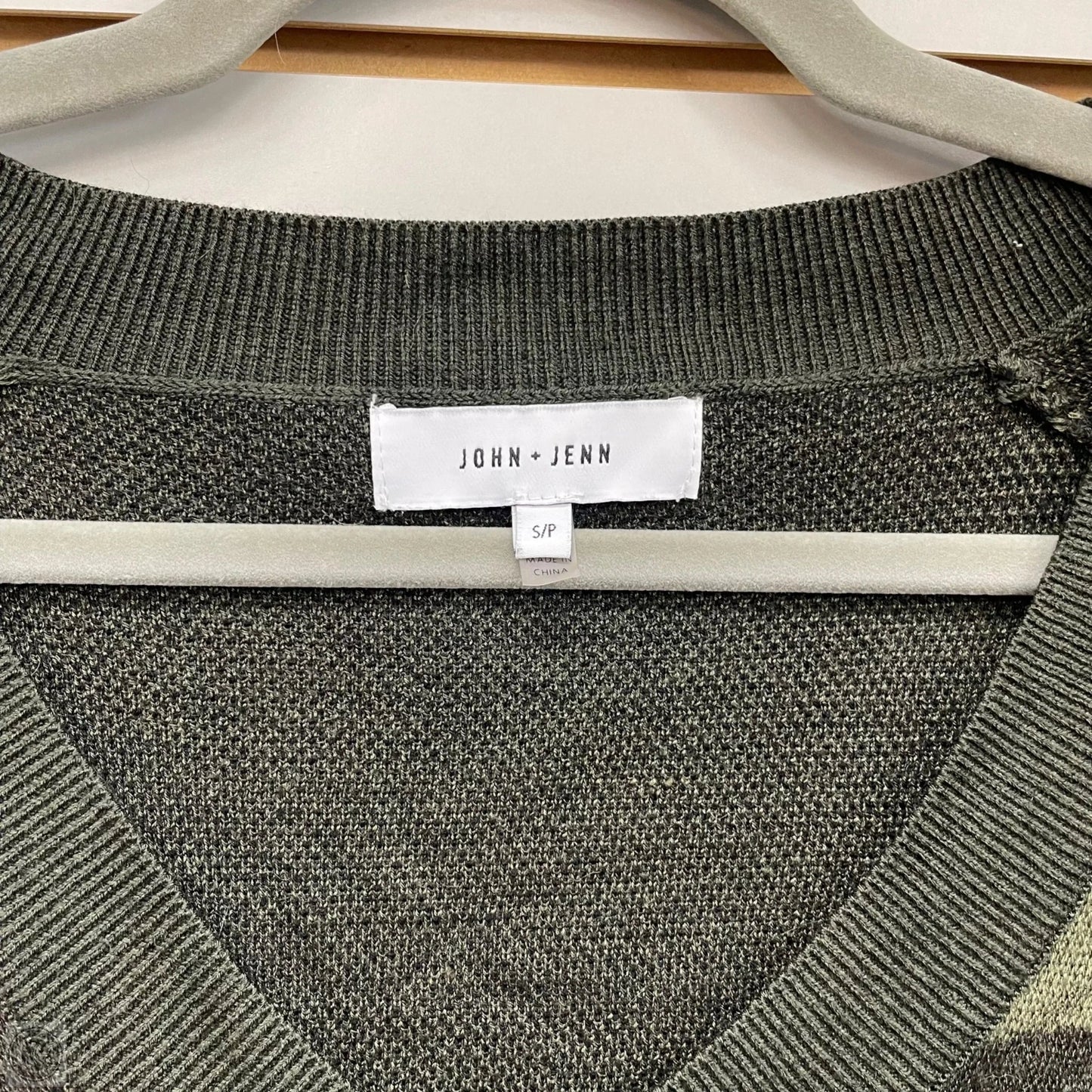 Sweater By John + Jenn In Camouflage Print, Size: S