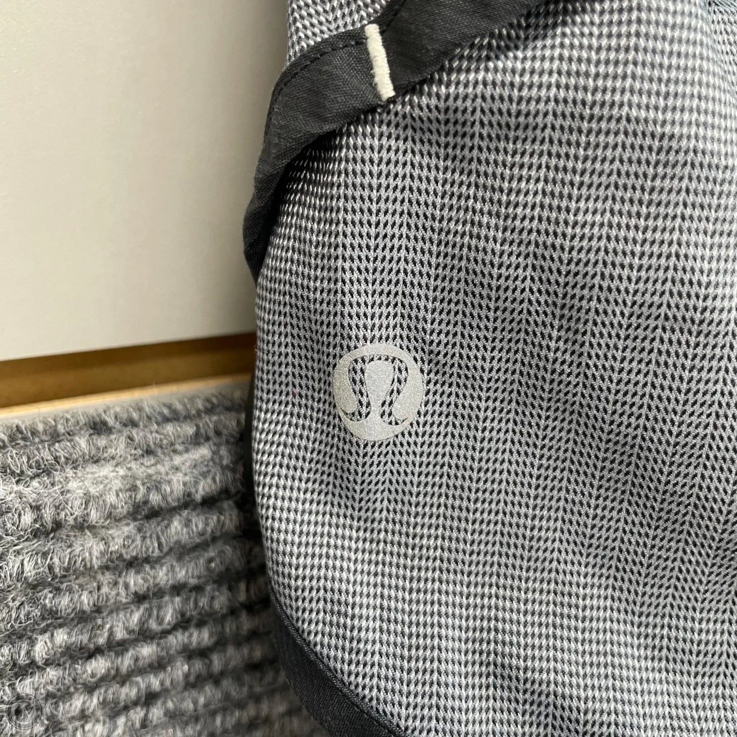 Athletic Shorts By Lululemon In Black & White, Size: 6