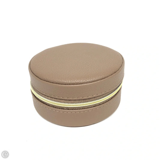 Jewelry Case By Clothes Mentor, Size: Small