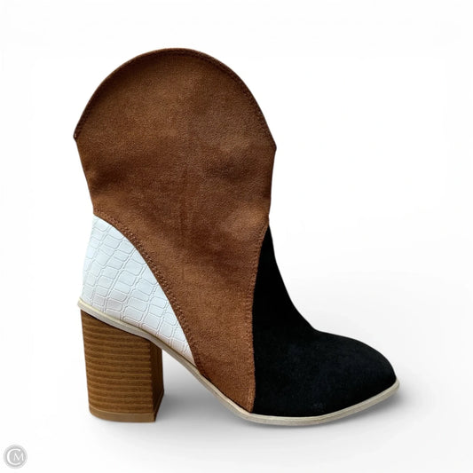 Boots Ankle Heels By Clothes Mentor In Black & Brown, Size: 6