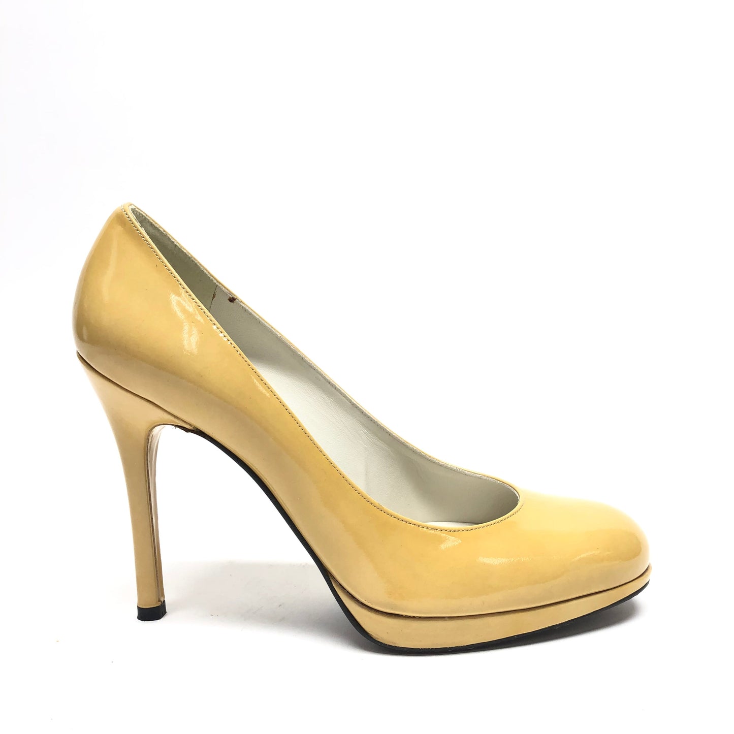 Shoes Designer By Stuart Weitzman In Yellow, Size: 8