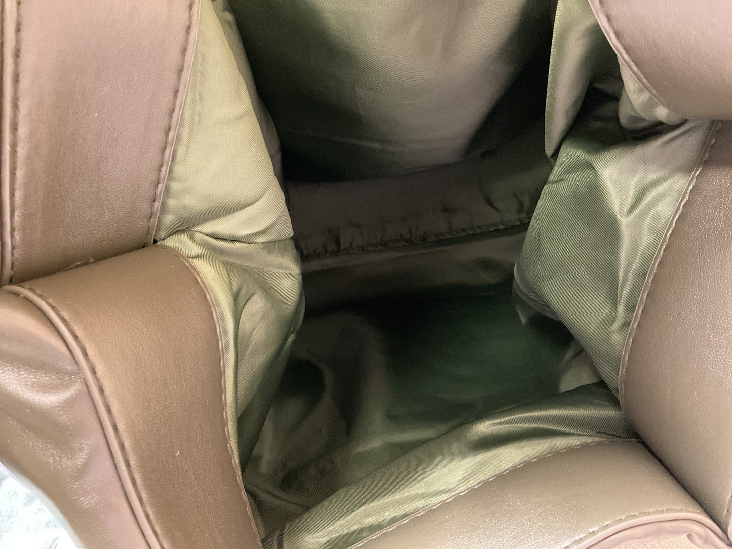 Handbag Designer By Neiman Marcus In Green, Size:Medium