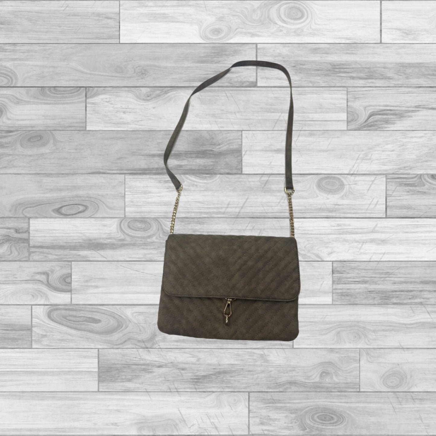 Crossbody Clothes Mentor, Size Medium