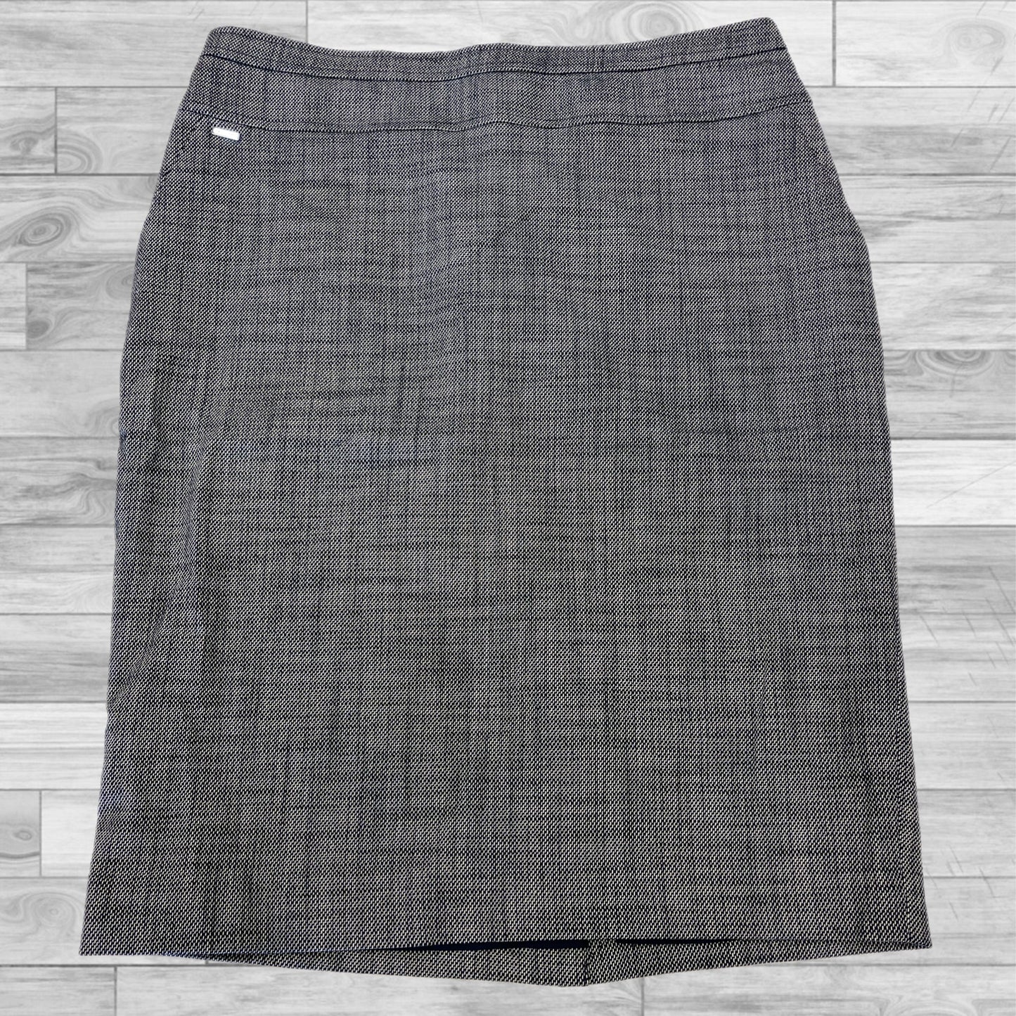 Skirt Mini & Short By White House Black Market In Grey, Size: 12