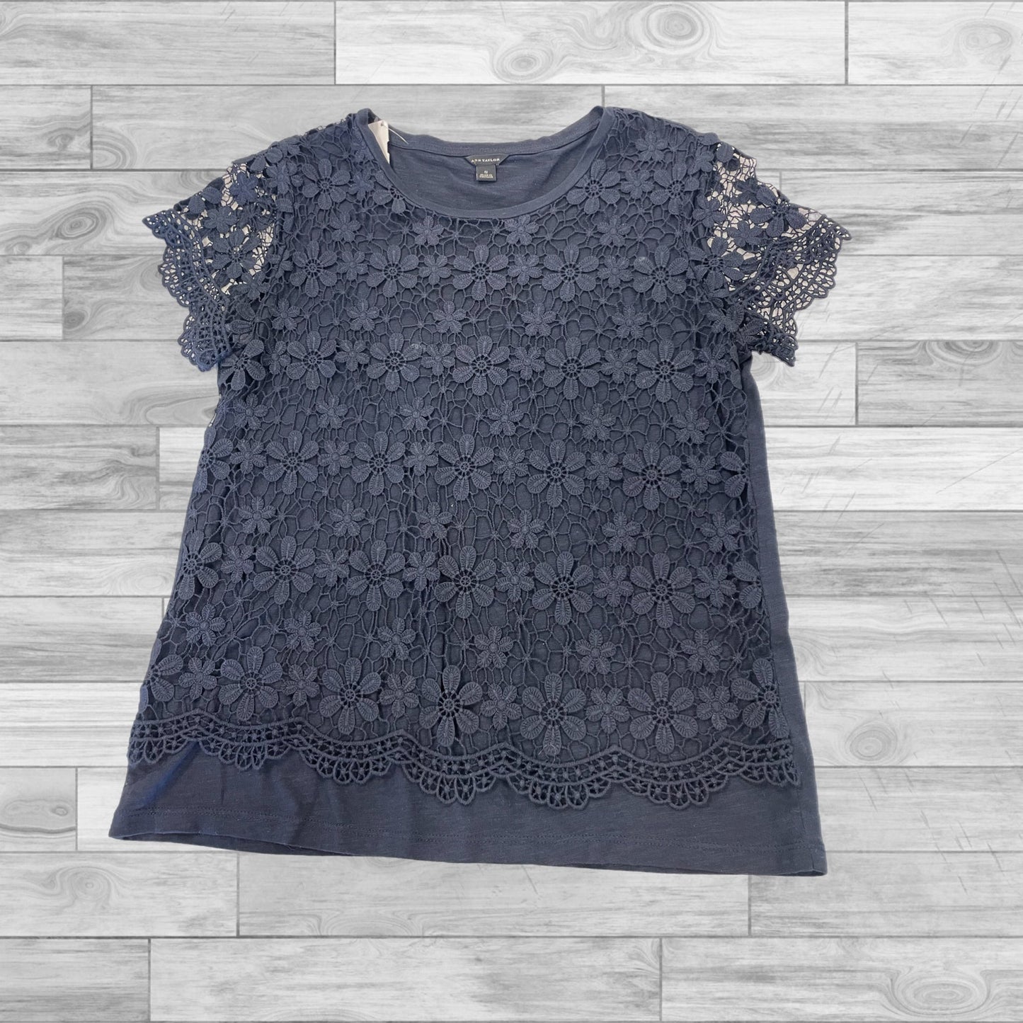 Top Short Sleeve By Ann Taylor In Navy, Size: S