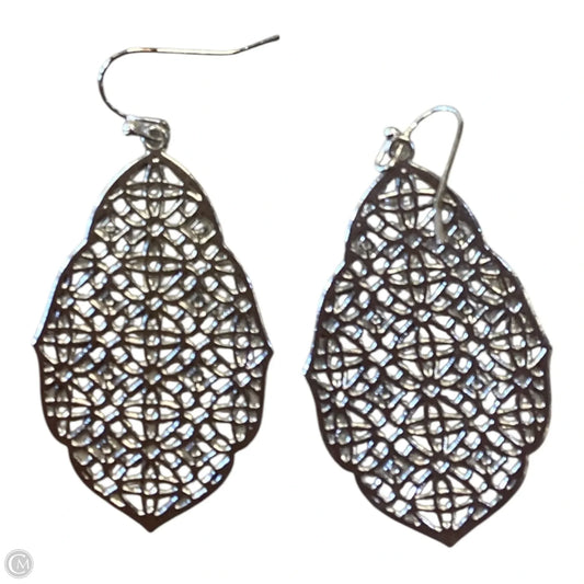 Earrings Dangle/drop By Clothes Mentor