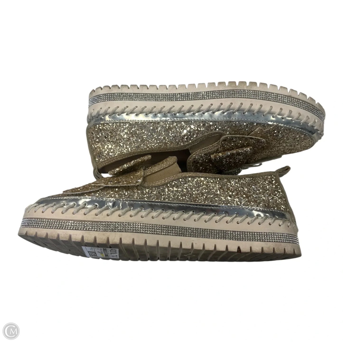 Shoes Sneakers By Clothes Mentor In Gold, Size: 9.5