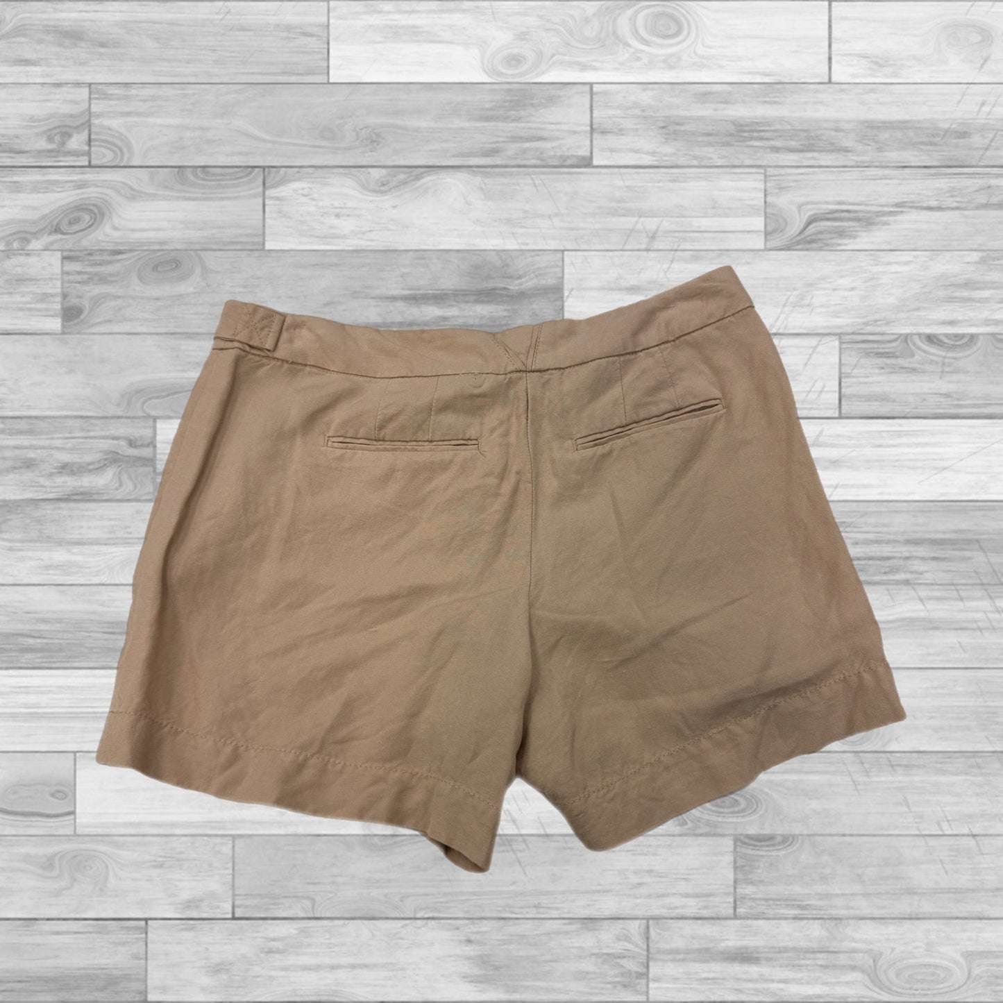 Tan Shorts White House Black Market, Size 4