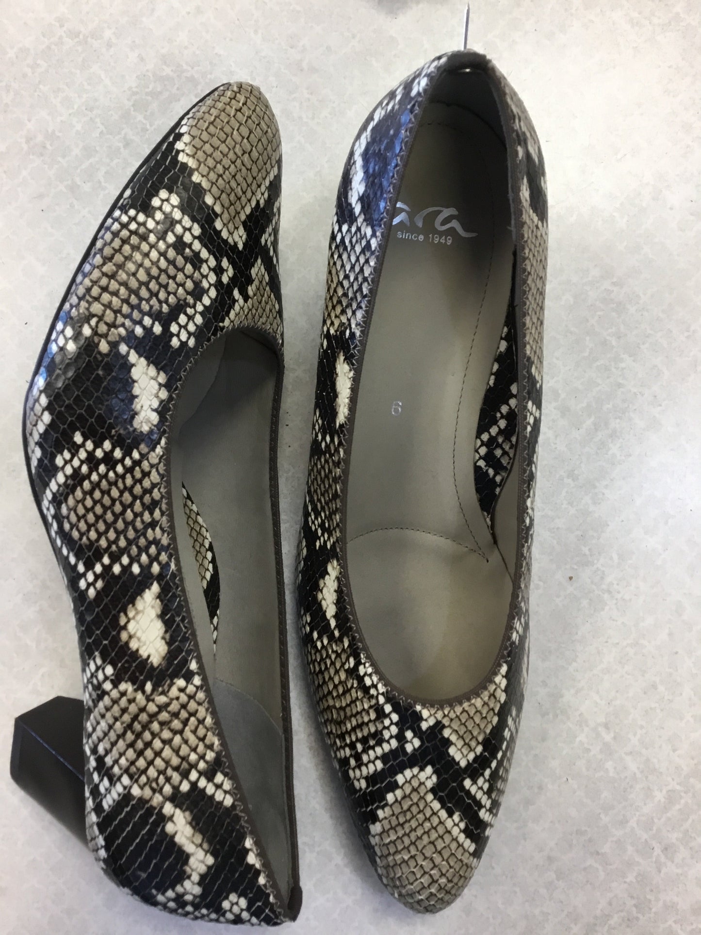 Shoes Heels Block By Cmc In Snakeskin Print, Size: 9