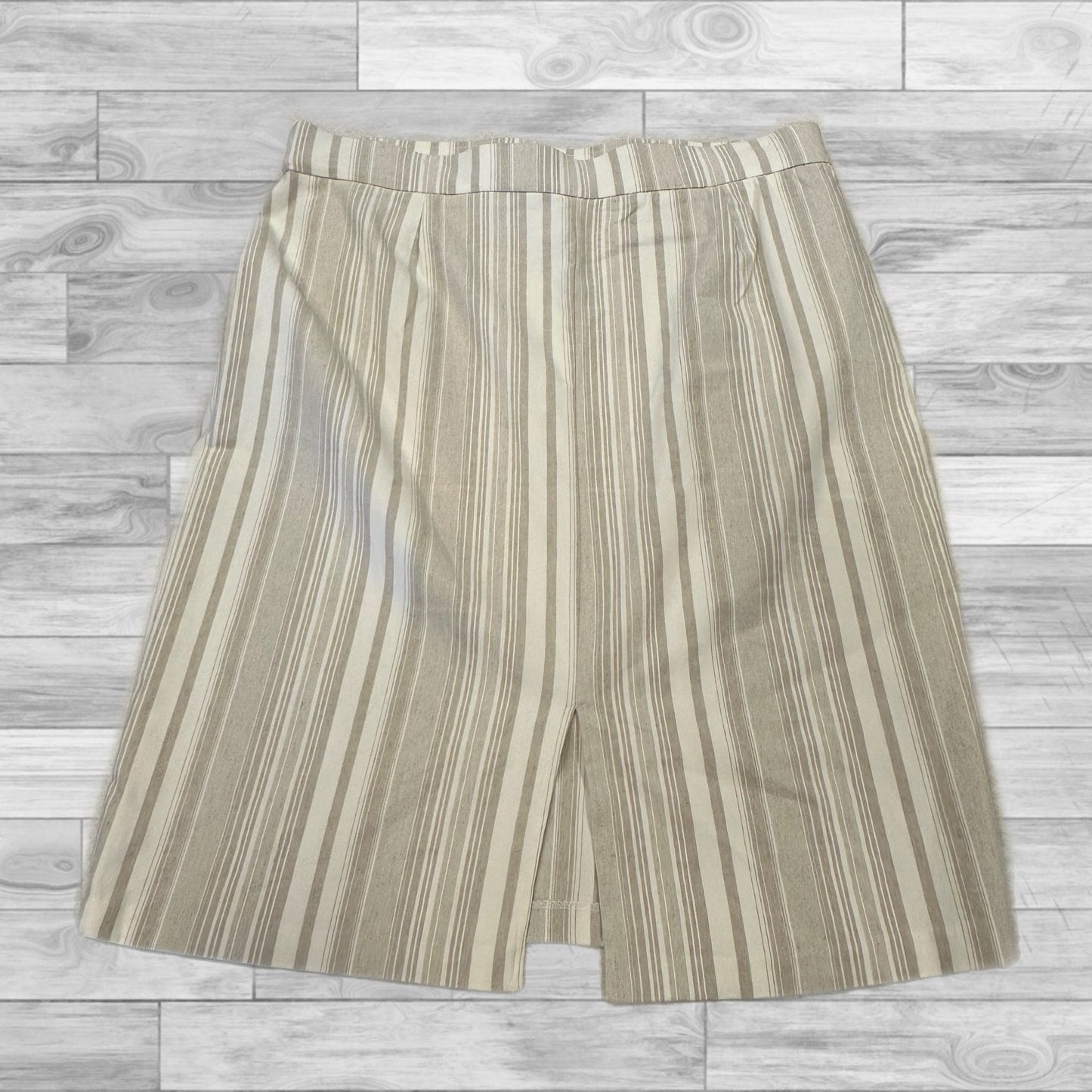 Skirt Mini & Short By Clothes Mentor In Cream, Size: 1x