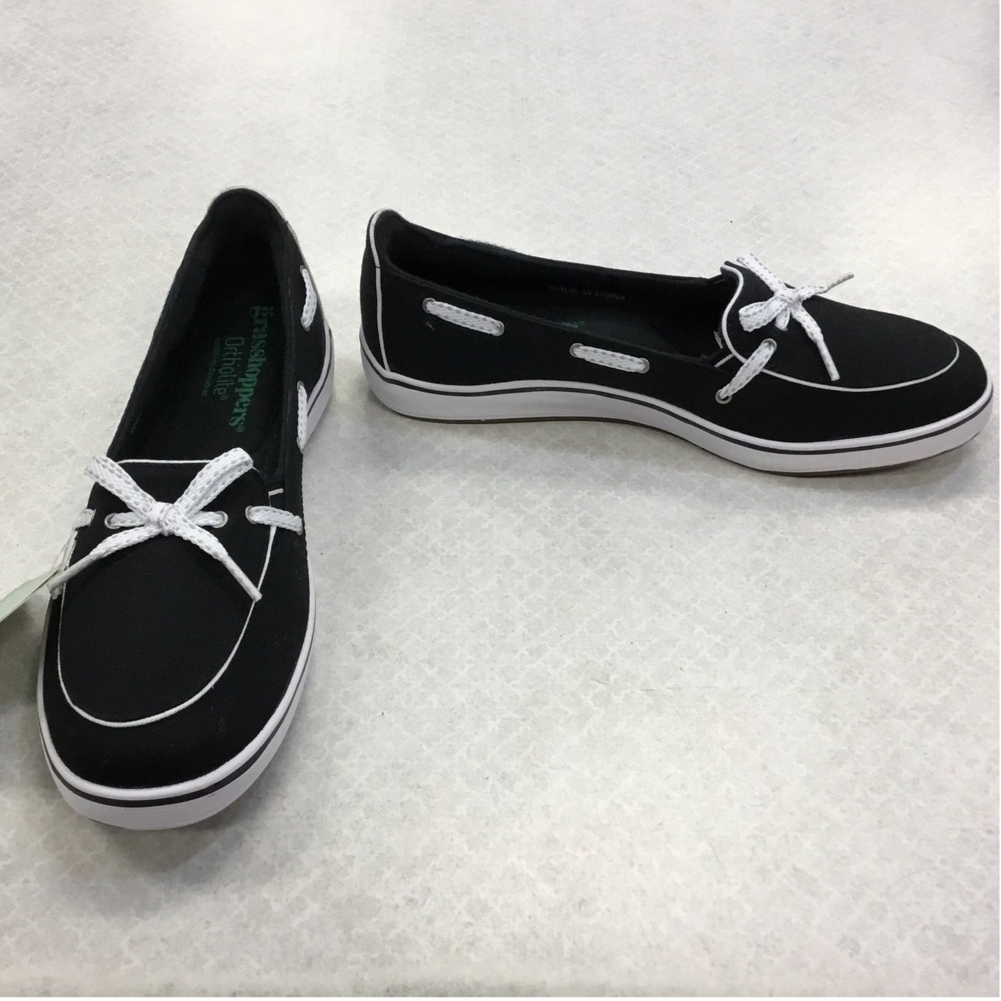 Shoes Sneakers By Grasshoppers In Black, Size: 5