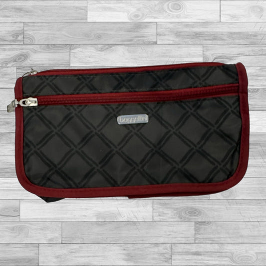 Clutch By Baggallini  Size: Small
