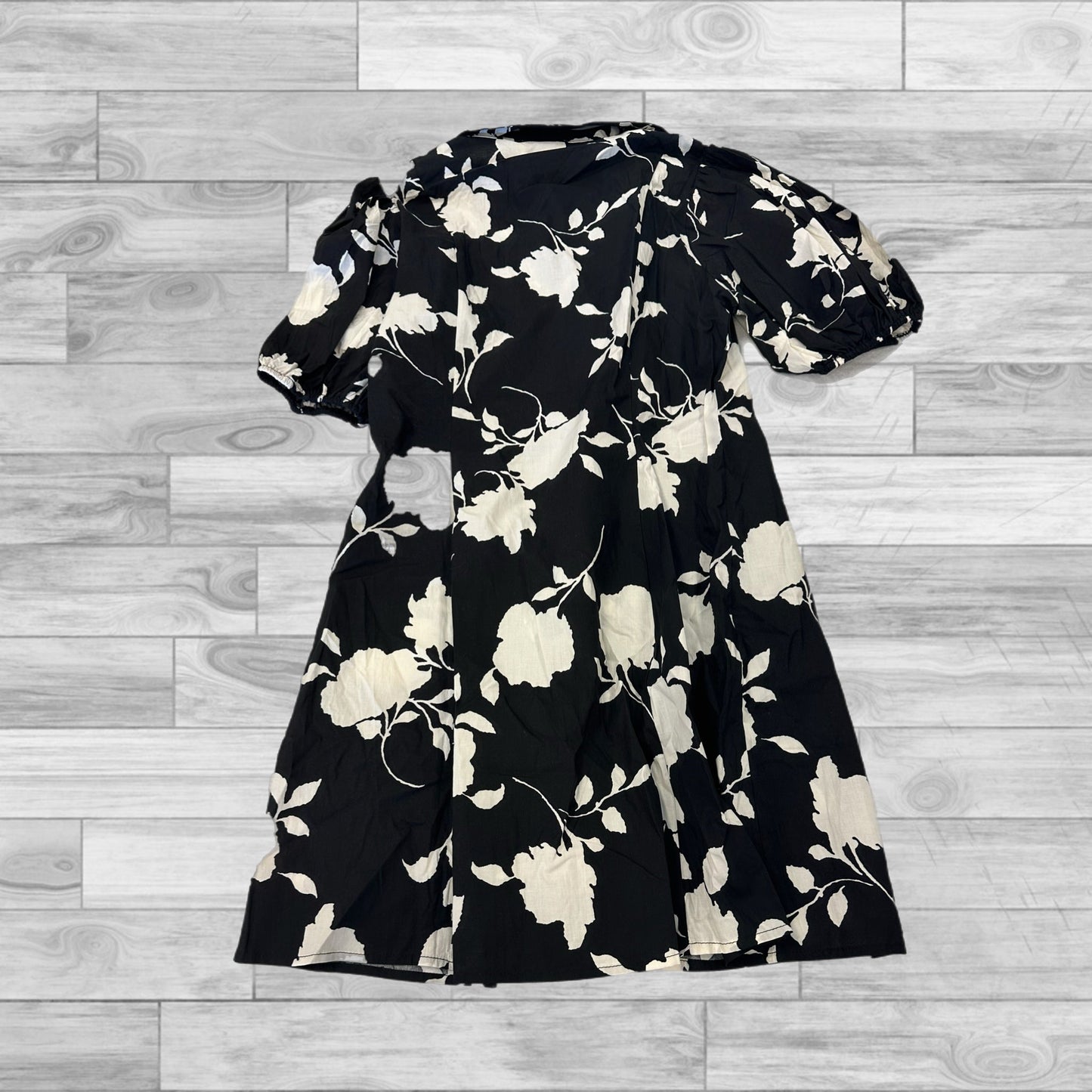 Black & White Dress Casual Short Clothes Mentor, Size L