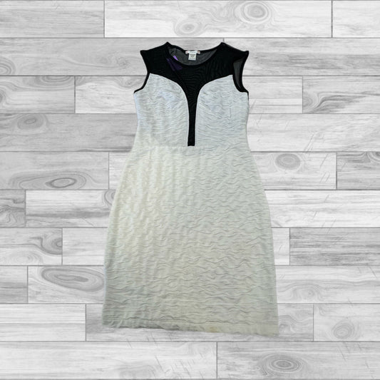 Black & White Dress Casual Short Timing, Size S