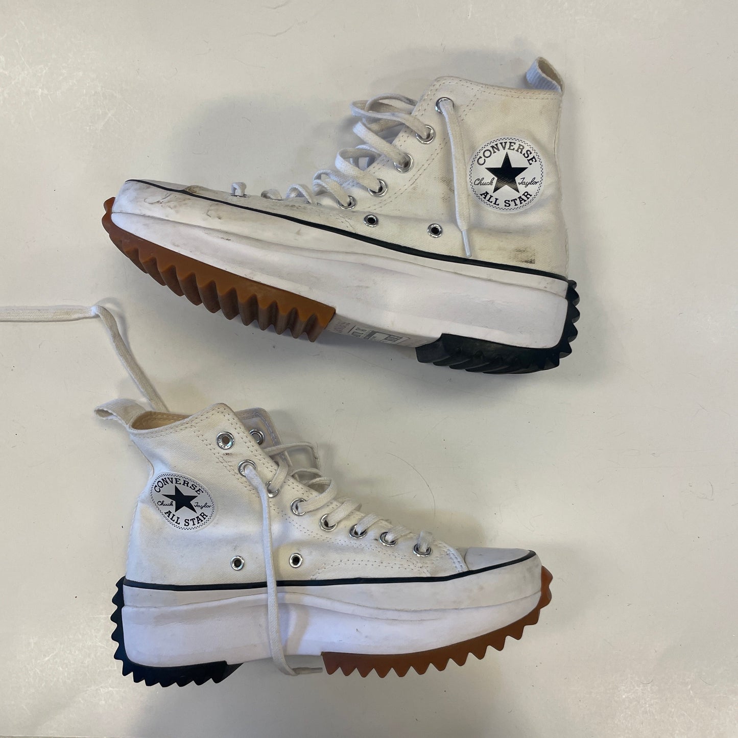 Shoes Sneakers By Converse In White, Size: 8.5