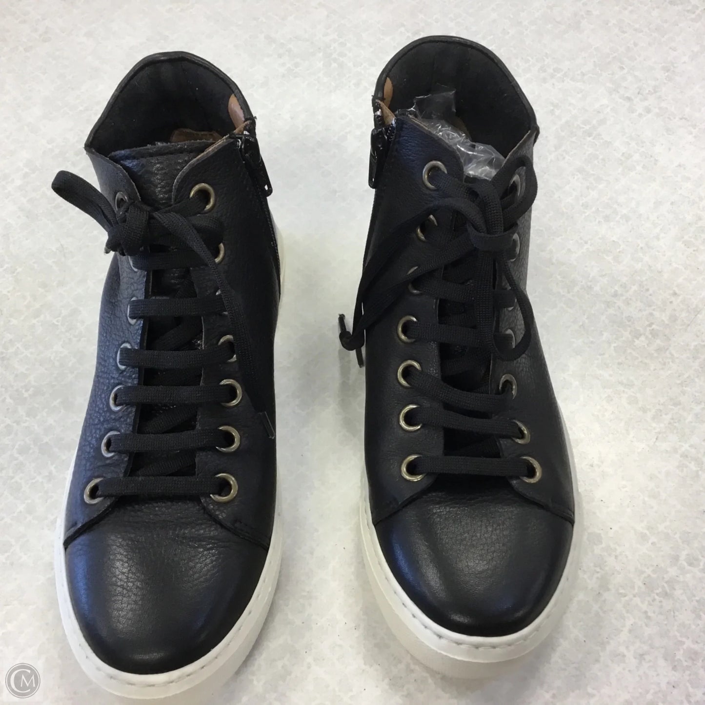 Shoes Sneakers By Bueno In Black, Size: 6.5