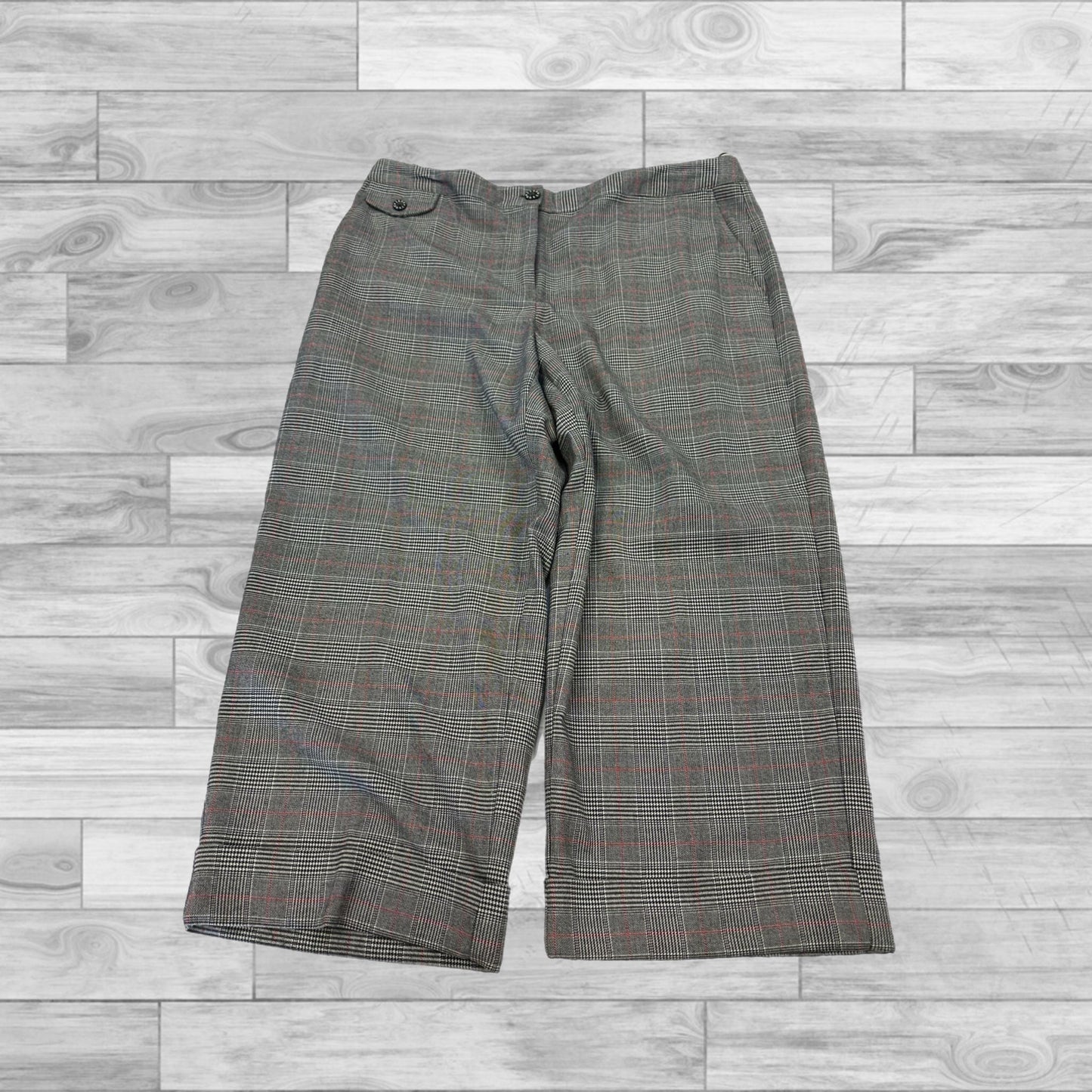 Capris By Izod In Plaid, Size: 12