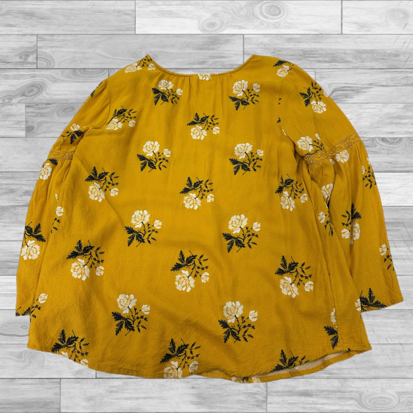 Top 3/4 Sleeve By Old Navy In Yellow, Size: Xs