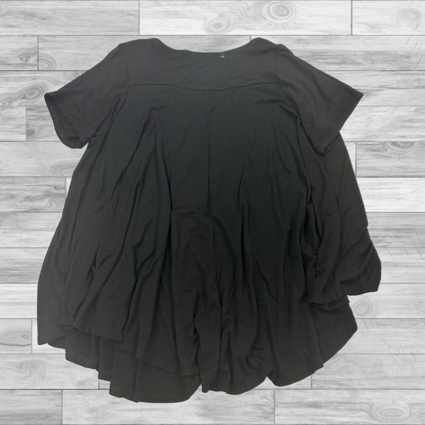 Top Short Sleeve Basic By Green Envelope In Black, Size: 2x