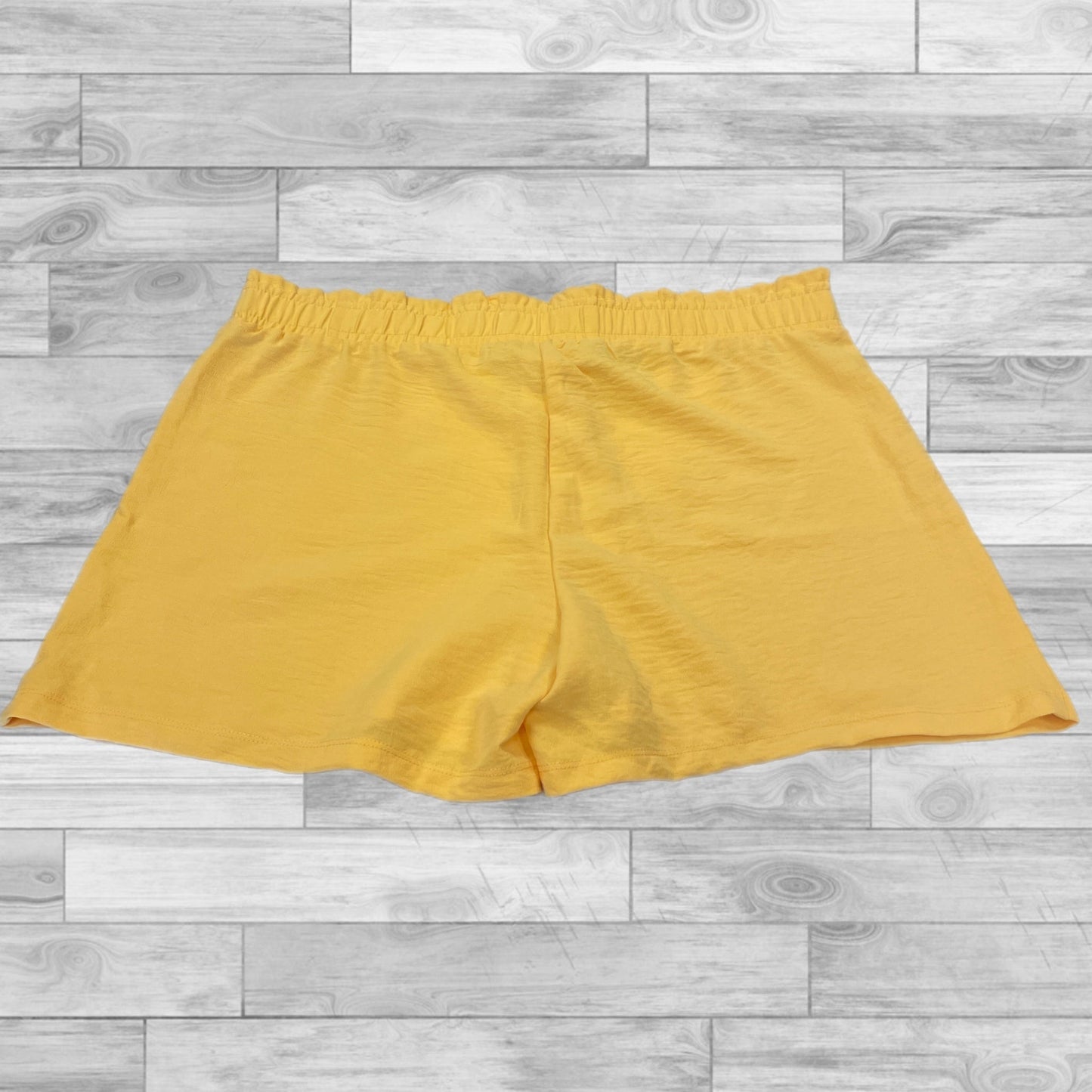 Shorts By Retrology In Yellow, Size: L