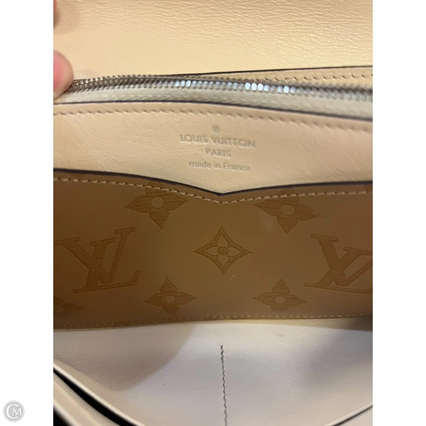 Wallet Luxury Designer By Louis Vuitton, Size: Medium