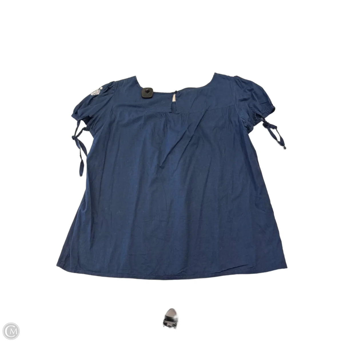 Top Short Sleeve By Grace Elements In Navy, Size: L