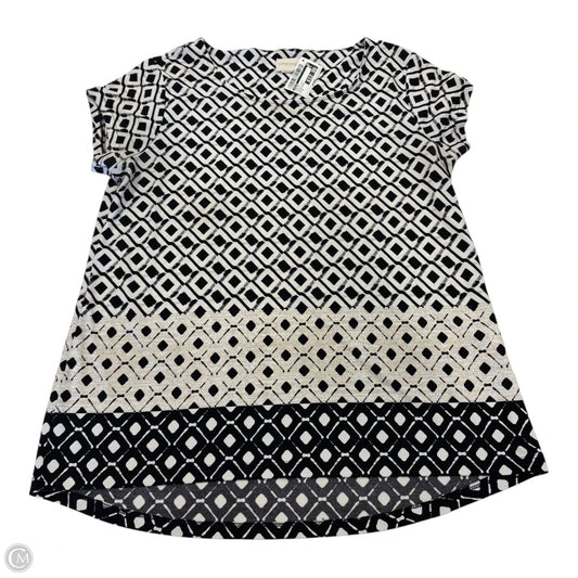 Top Short Sleeve By Chicos In Black & White, Size: M