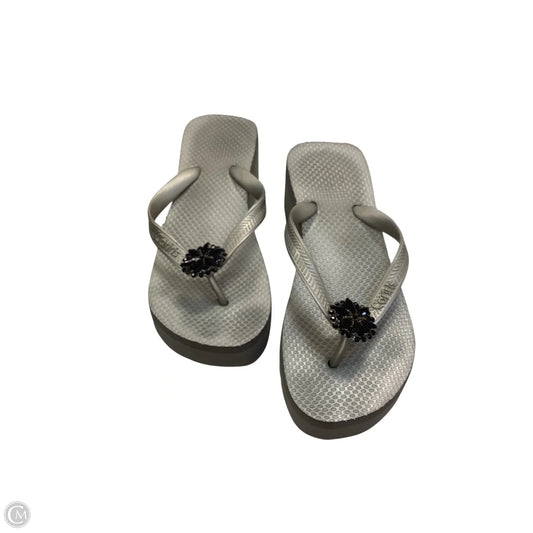 Sandals Flip Flops By Clothes Mentor In Black & Silver, Size: 9.5