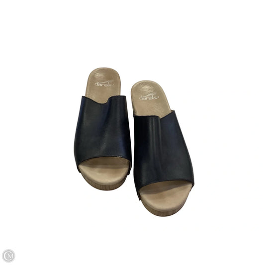 Shoes Heels Block By Dansko In Black & Tan, Size: 6.5