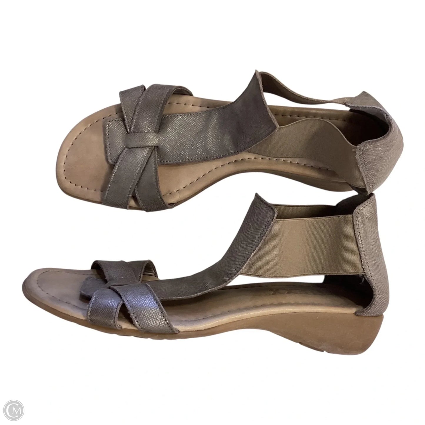 Sandals Flats By Clothes Mentor In grey, Size: 7.5