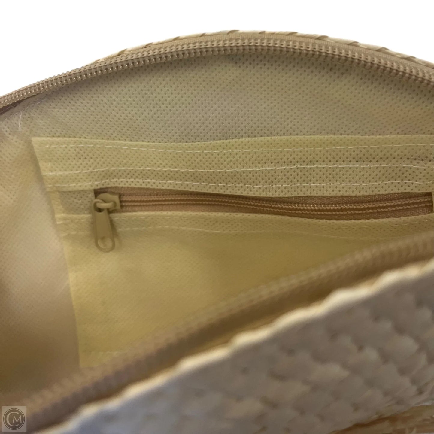 Clutch By Clothes Mentor, Size: Small