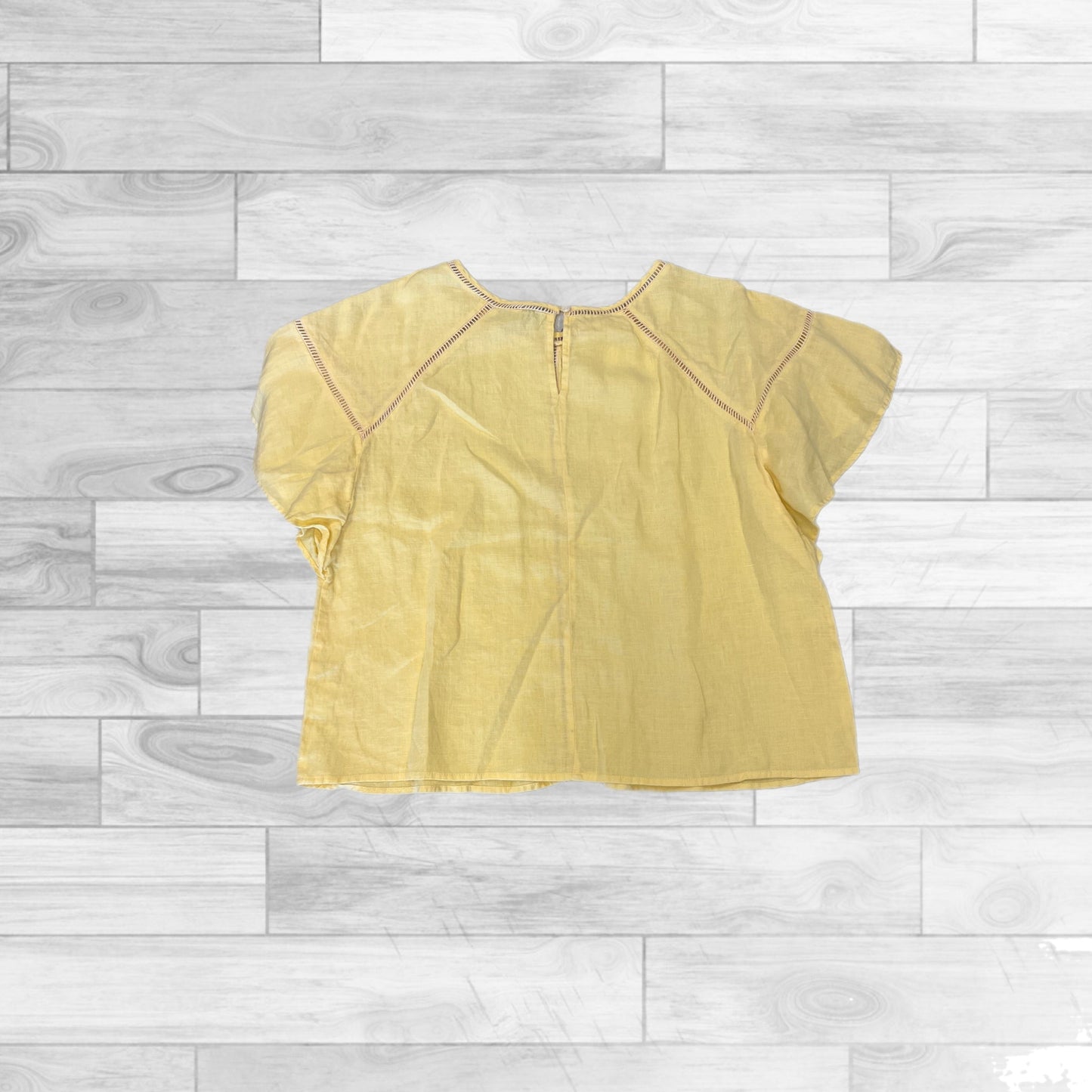 Yellow Top Short Sleeve Clothes Mentor, Size L