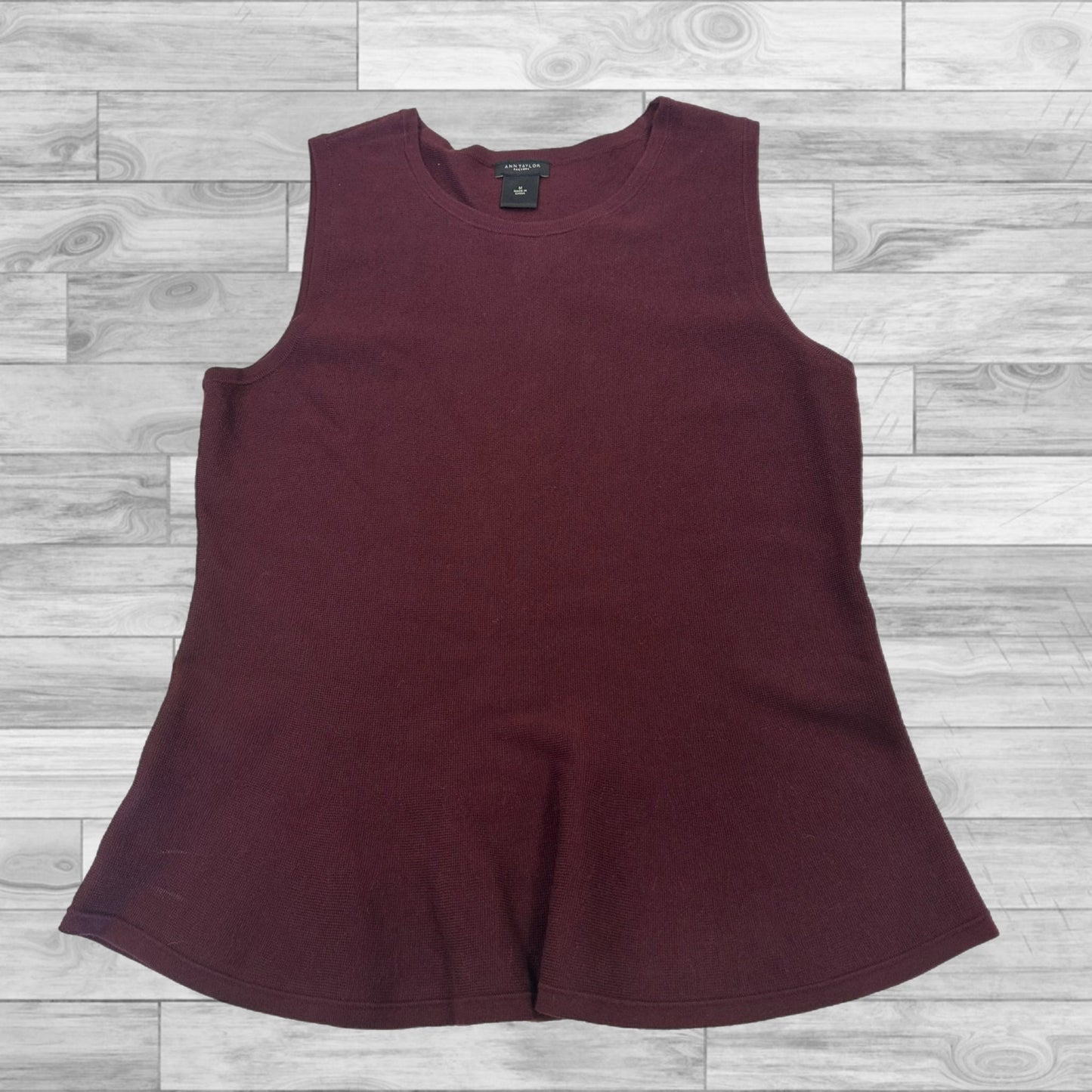 Top Sleeveless By Ann Taylor In Maroon, Size: M