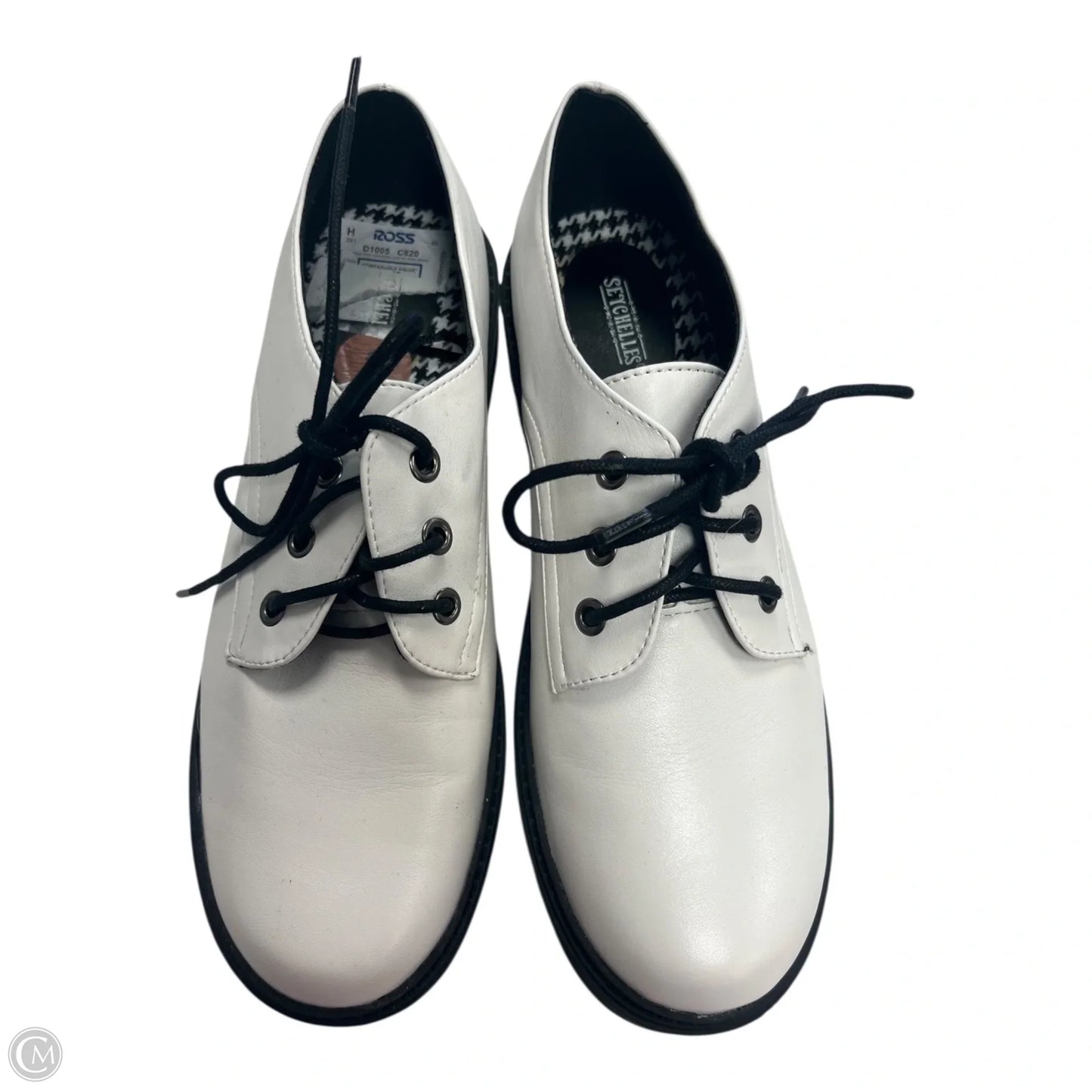 Shoes Sneakers By Clothes Mentor In White, Size: 8