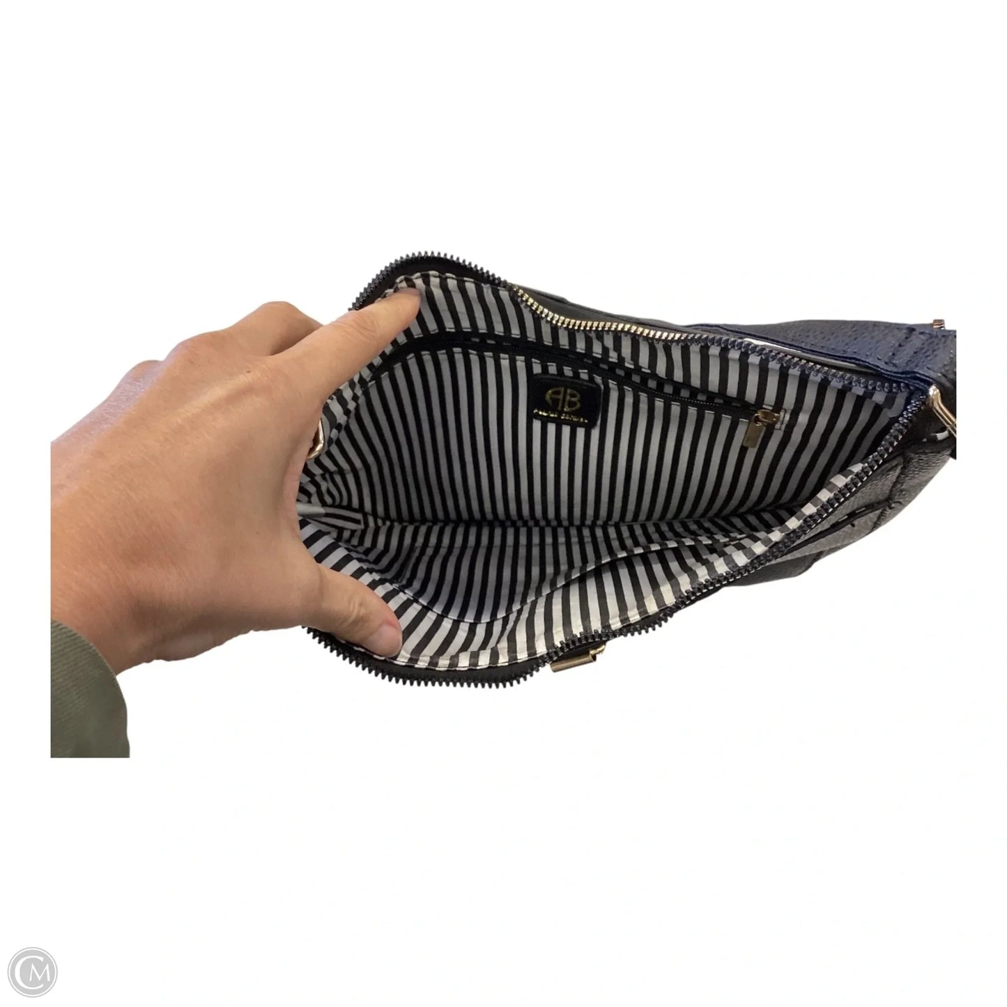 Crossbody By Clothes Mentor, Size: Medium