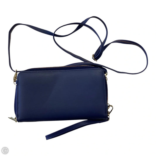Crossbody By Clothes Mentor, Size: Medium