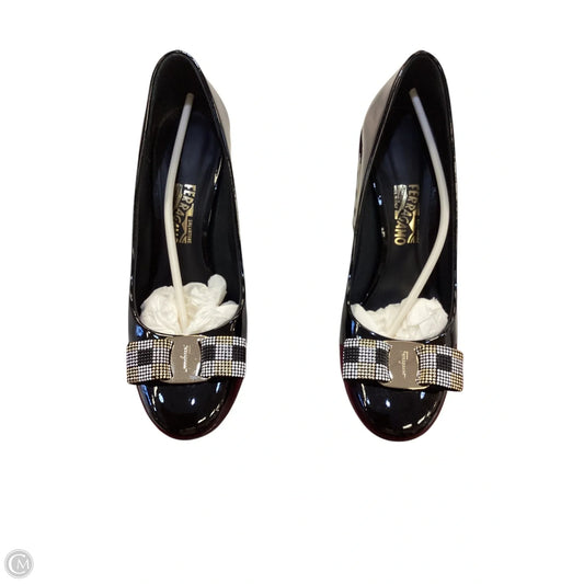 Shoes Luxury Designer By Ferragamo In Black & Gold, Size: 7