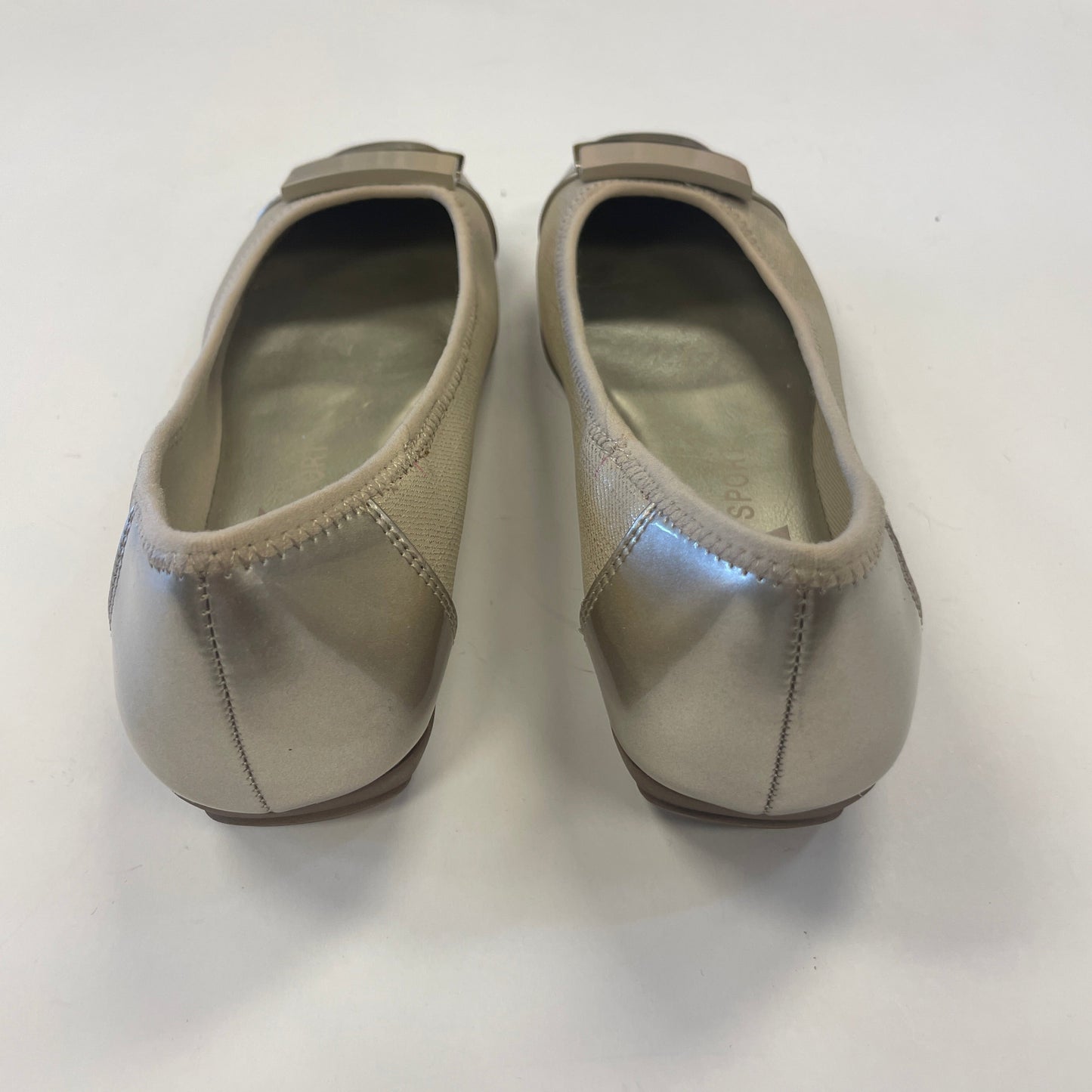 Shoes Flats By Anne Klein In Tan, Size: 6