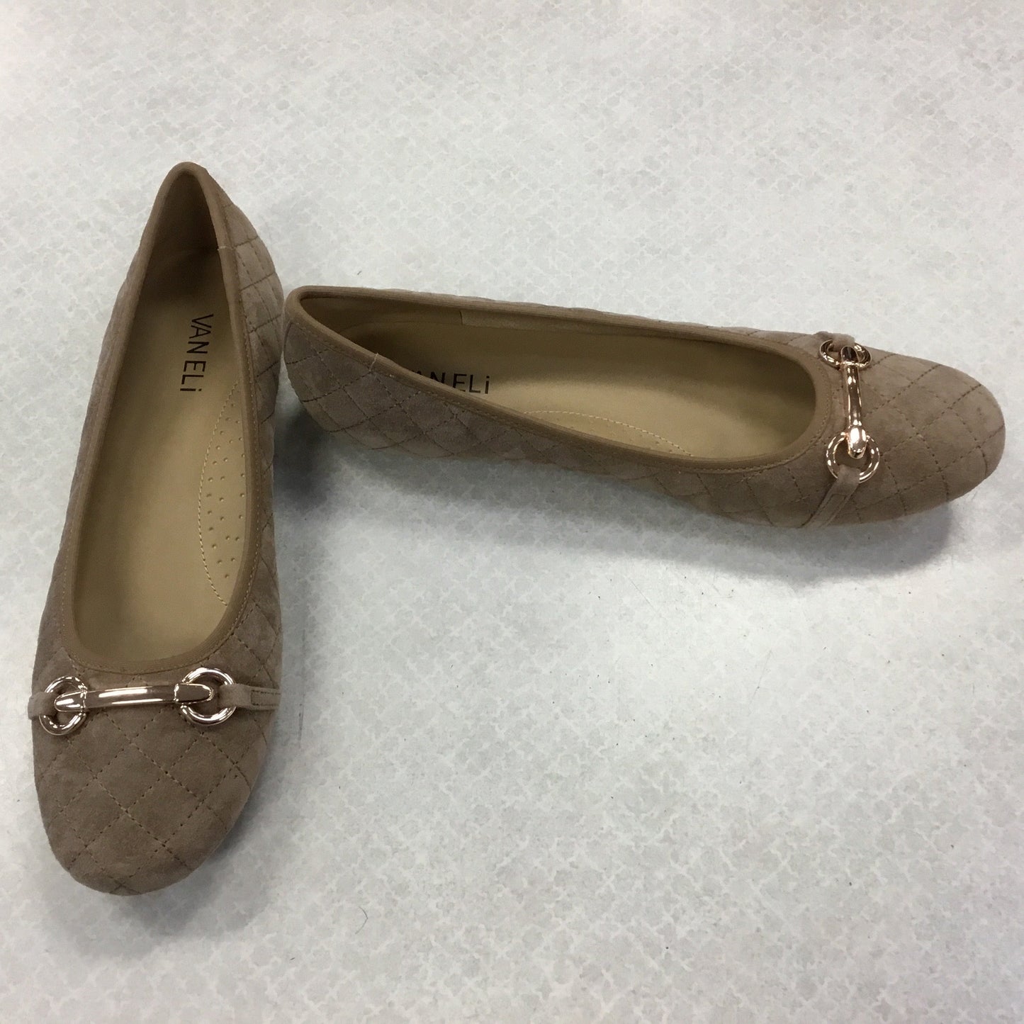 Shoes Flats By Vaneli In Tan, Size: 9.5