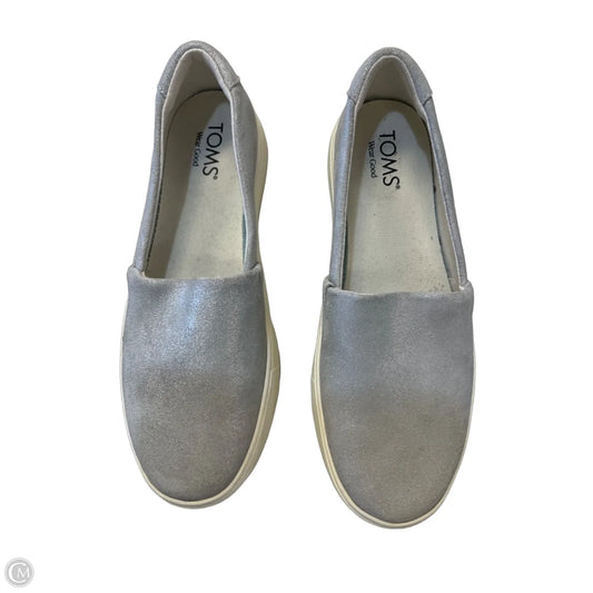 Shoes Flats By Toms In Silver, Size: 8.5