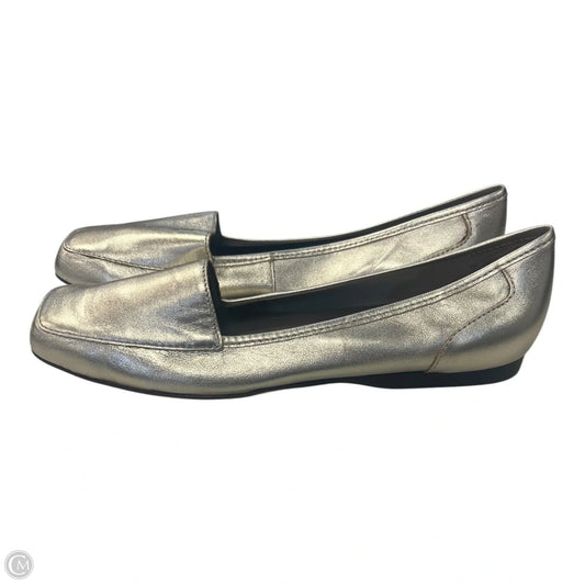 Shoes Flats By Clothes Mentor In Silver, Size: 9