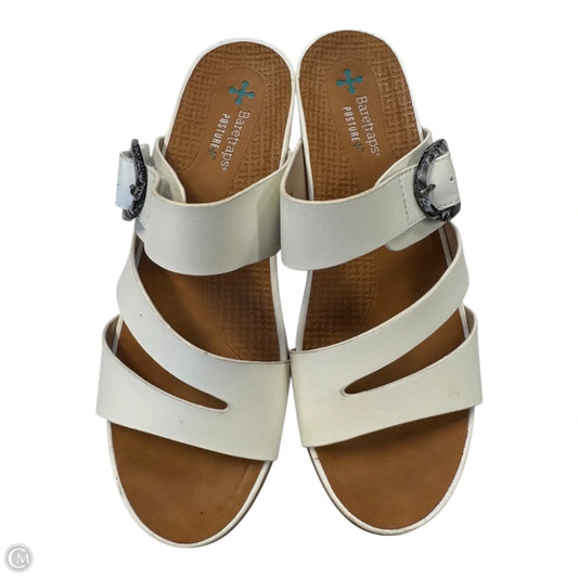 Sandals Flats By Bare Traps In White, Size: 8.5