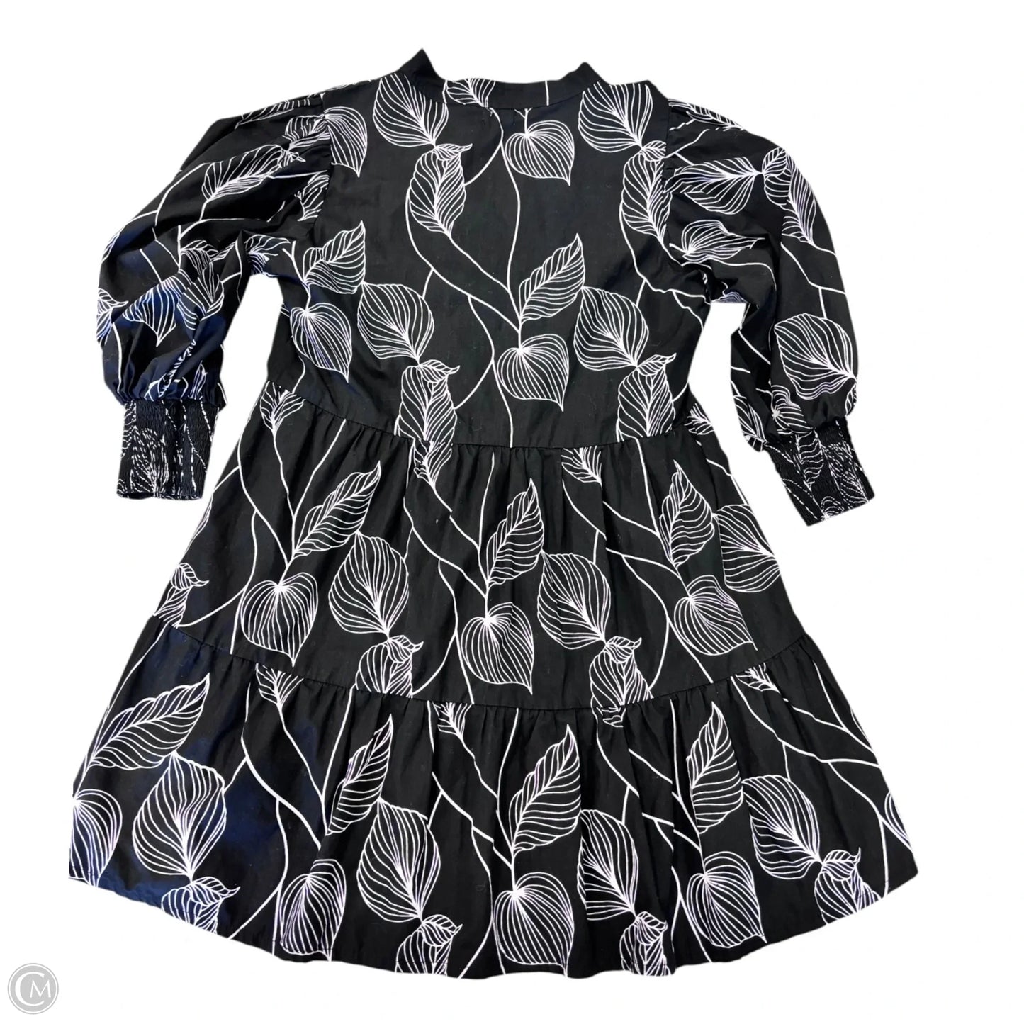 Dress Casual Short By Clothes Mentor In Black & White, Size: M