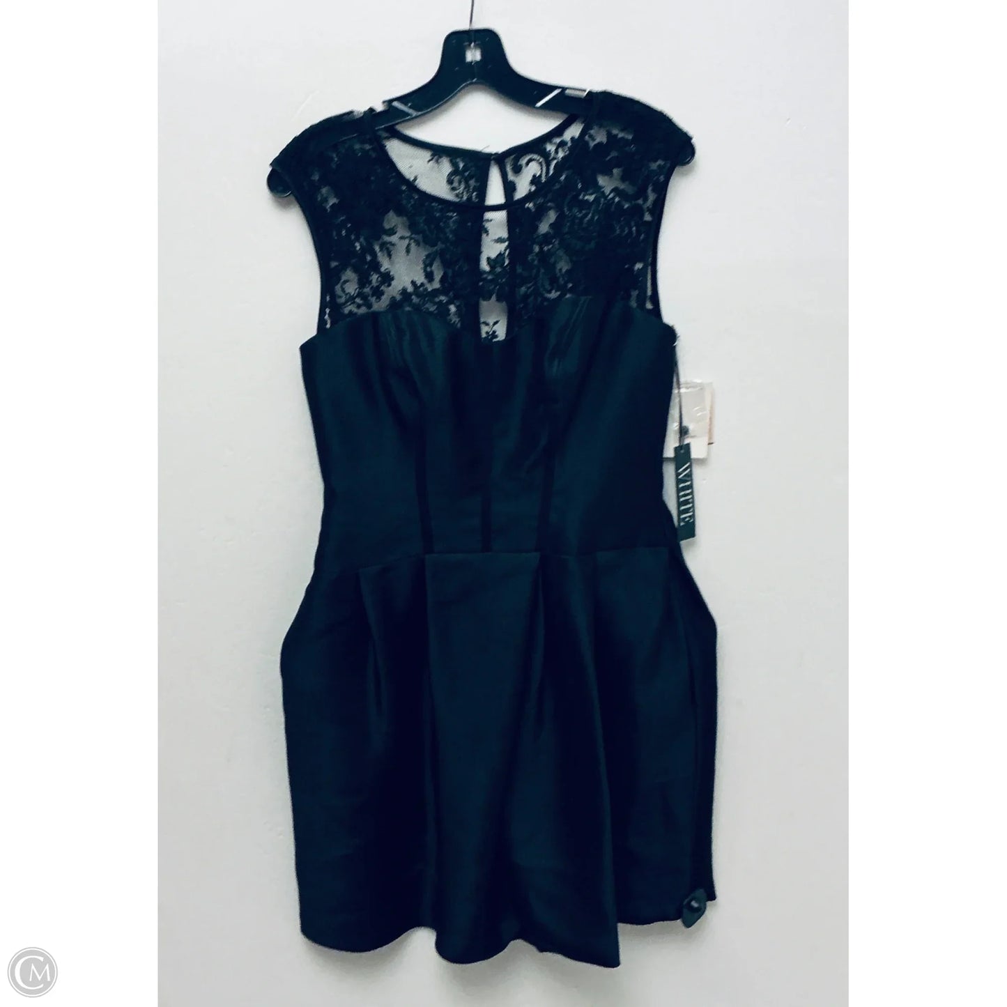 Dress Casual Short By Clothes Mentor In Black, Size: M