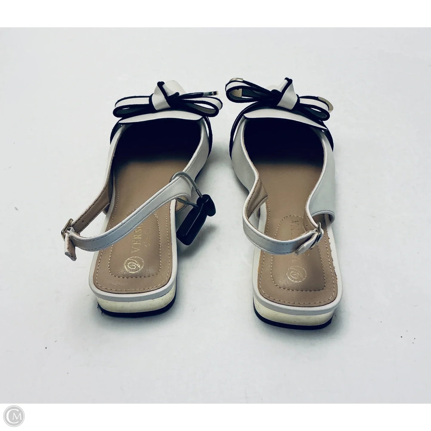 Shoes Flats By Versona In White, Size: 10