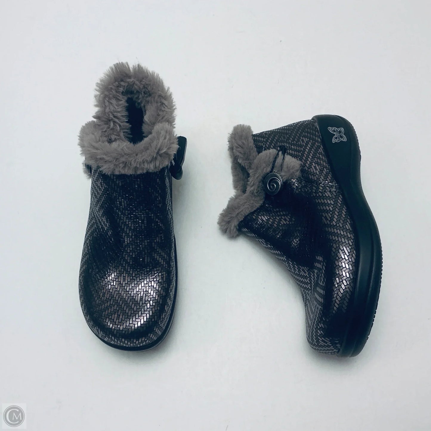 Shoes Flats By Alegria In Silver, Size: 6