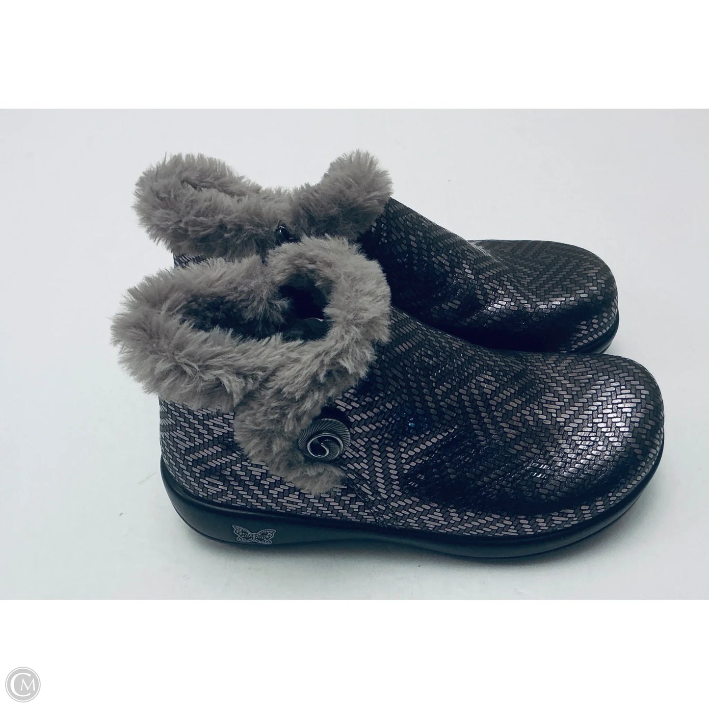 Shoes Flats By Alegria In Silver, Size: 6