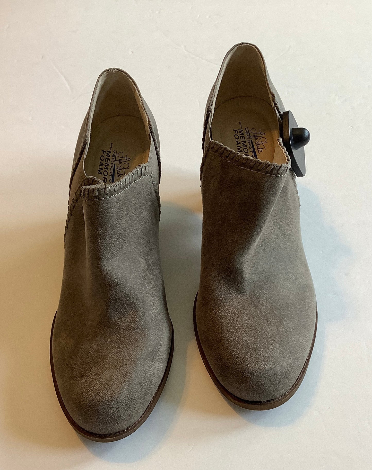 Boots Ankle Heels By Clothes Mentor In Grey, Size: 9.5