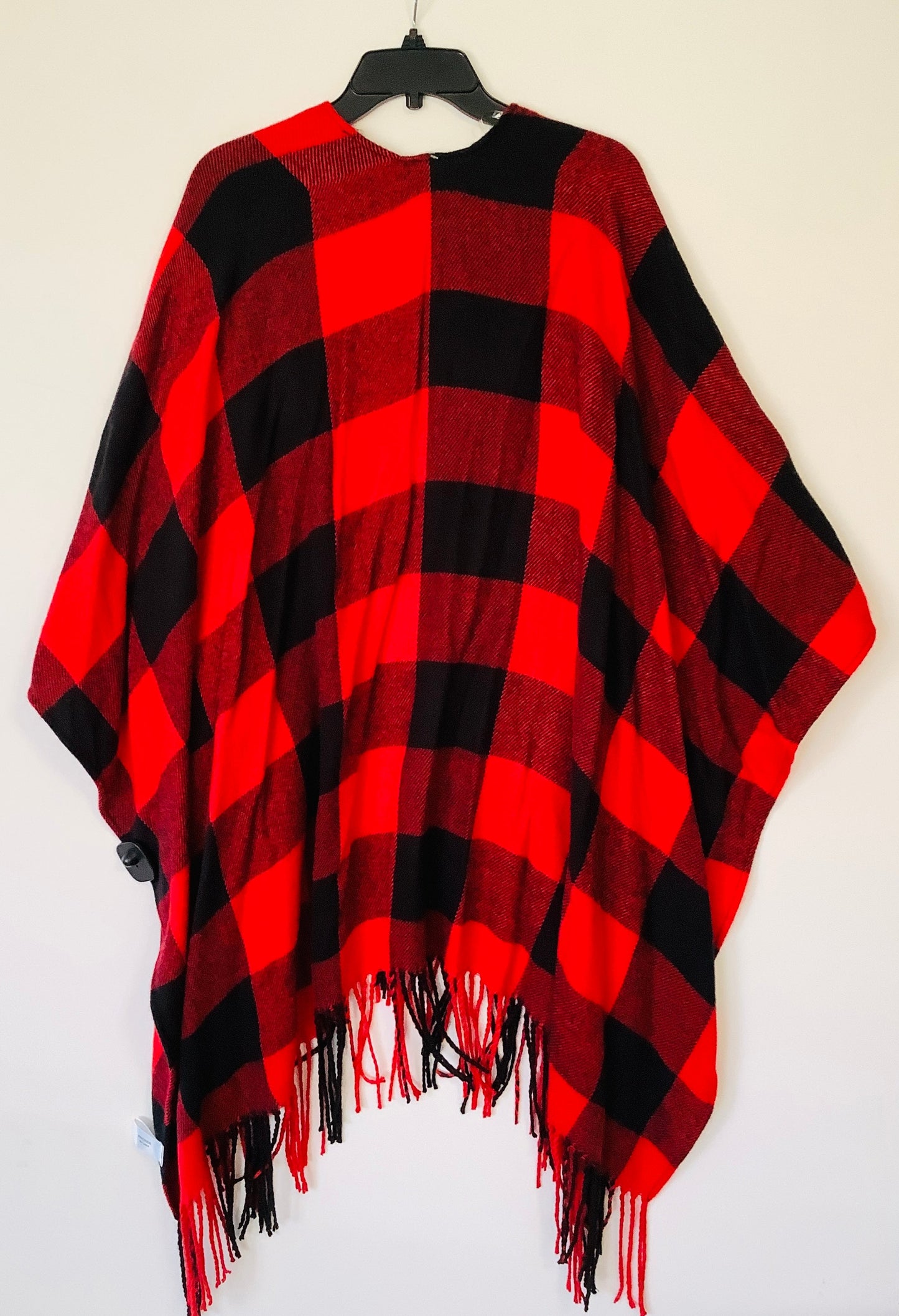 Poncho By Clothes Mentor In Plaid Pattern, Size: Osfm